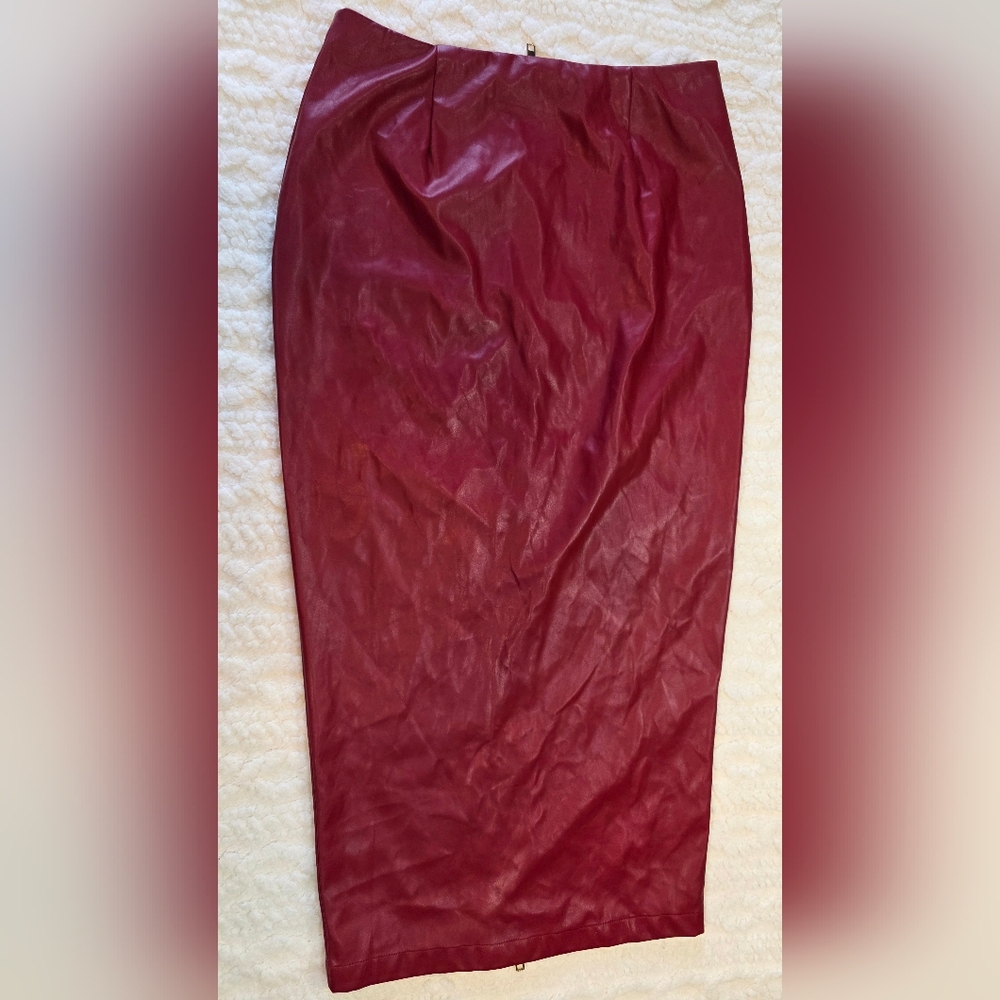 Queen Mania Red Faux Leather Zip-Front Midi Skirt | Size L